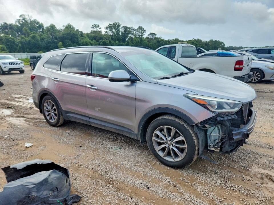 2017 HYUNDAI SANTA FE SE 4