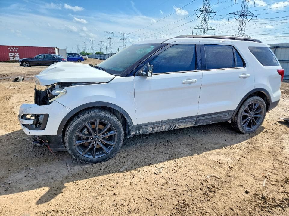 2017 FORD EXPLORER XLT - 1