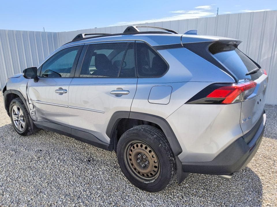 2023 TOYOTA RAV4 XLE 2