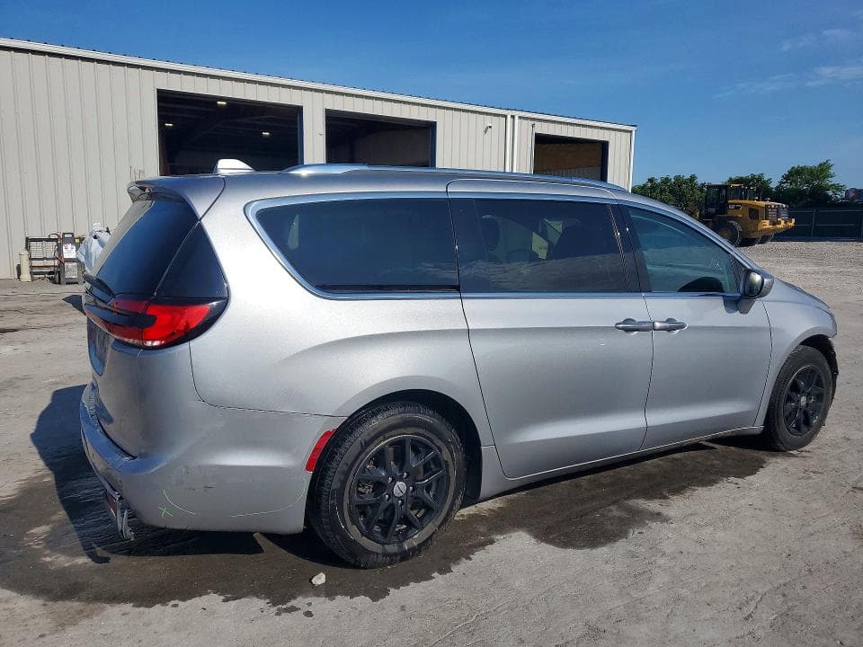 2021 CHRYSLER PACIFICA TOURING L 3