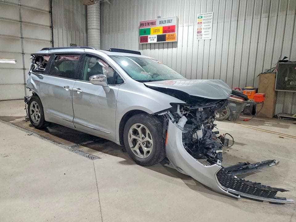 2022 CHRYSLER PACIFICA LIMITED 4