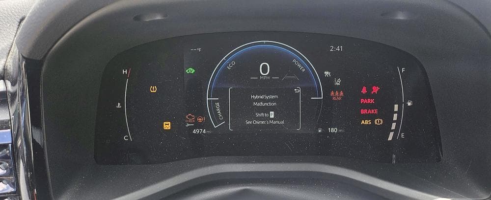 2025 TOYOTA CAMRY SE 9