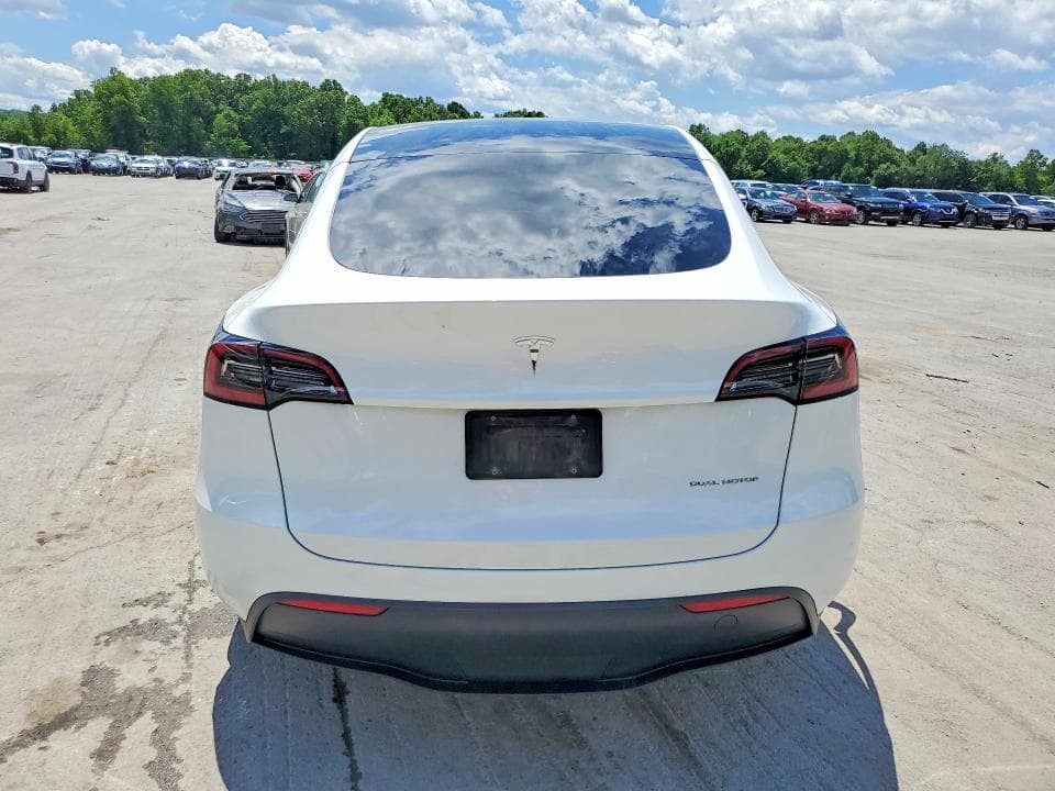 2023 TESLA MODEL Y 6
