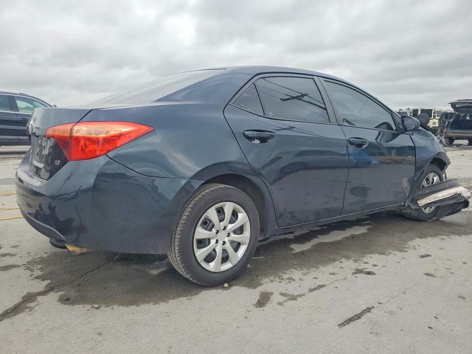 2017 TOYOTA COROLLA LE 3