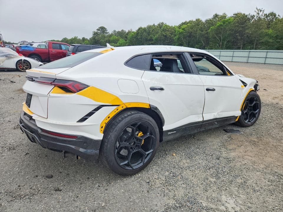 2024 LAMBORGHINI URUS PERFORMANTE 3