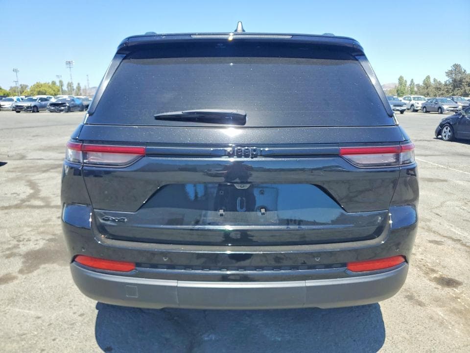 2024 JEEP GRAND CHEROKEE LAREDO 6
