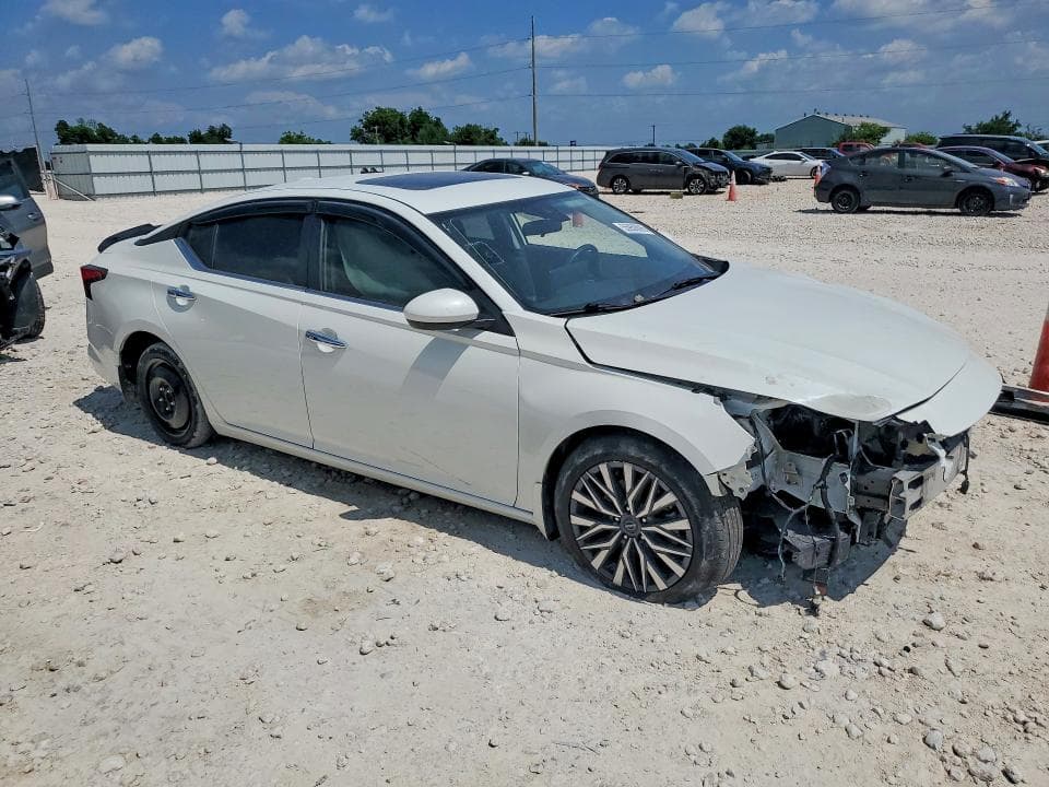 2023 NISSAN ALTIMA SV 4