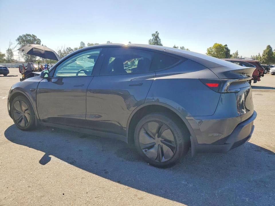 2026 TESLA MODEL Y 2
