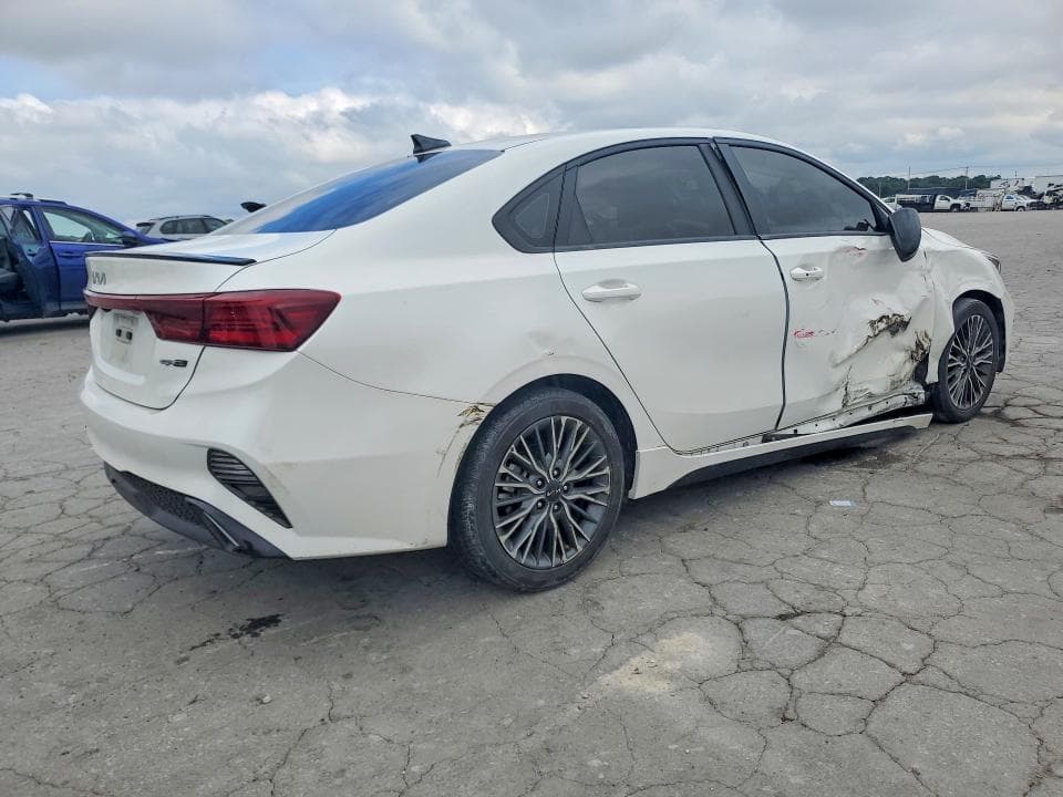 2024 KIA FORTE GT LINE 3