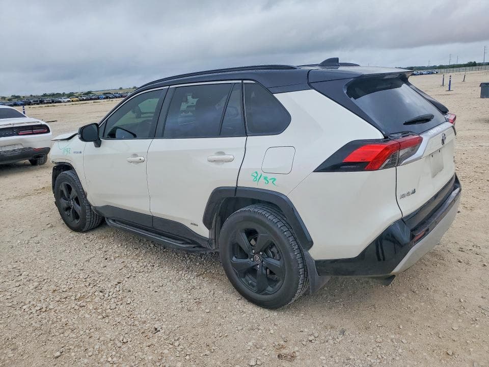 2019 TOYOTA RAV4 XSE 2