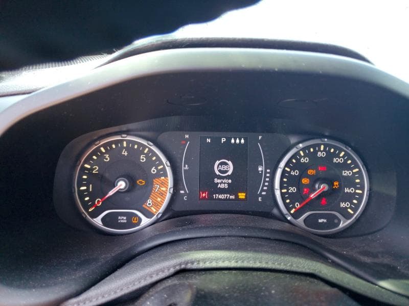 2019 JEEP RENEGADE LATITUDE 9