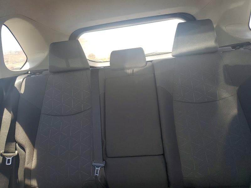 2021 TOYOTA RAV4 XLE 10