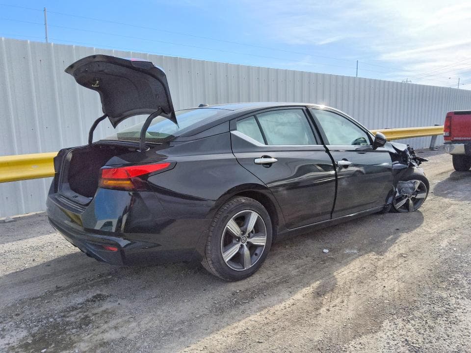 2021 NISSAN ALTIMA SV 3