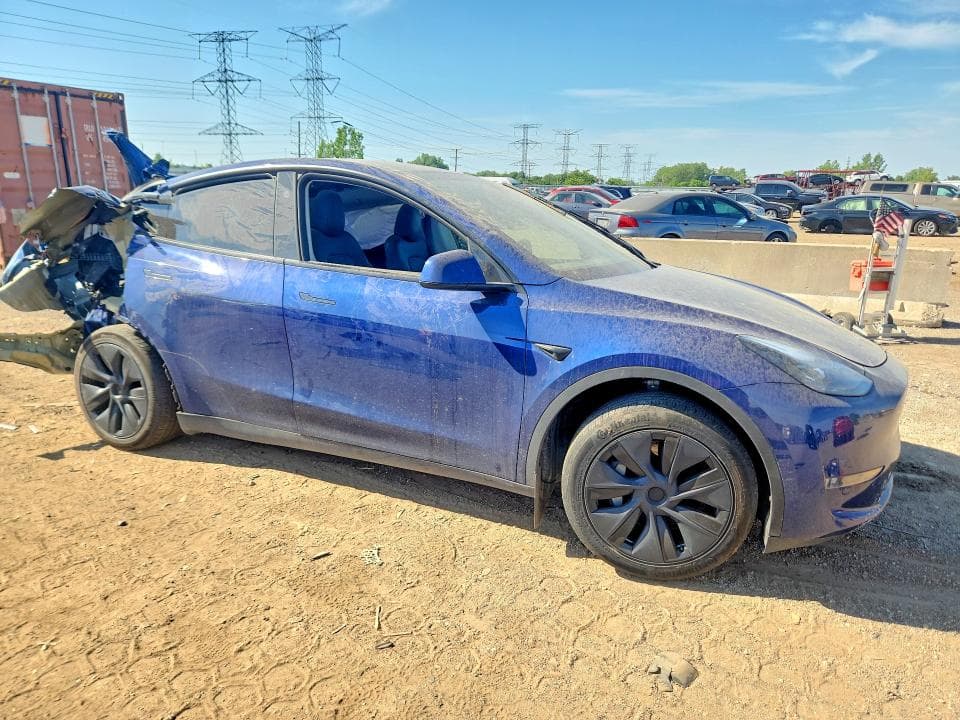 2024 TESLA MODEL Y 4