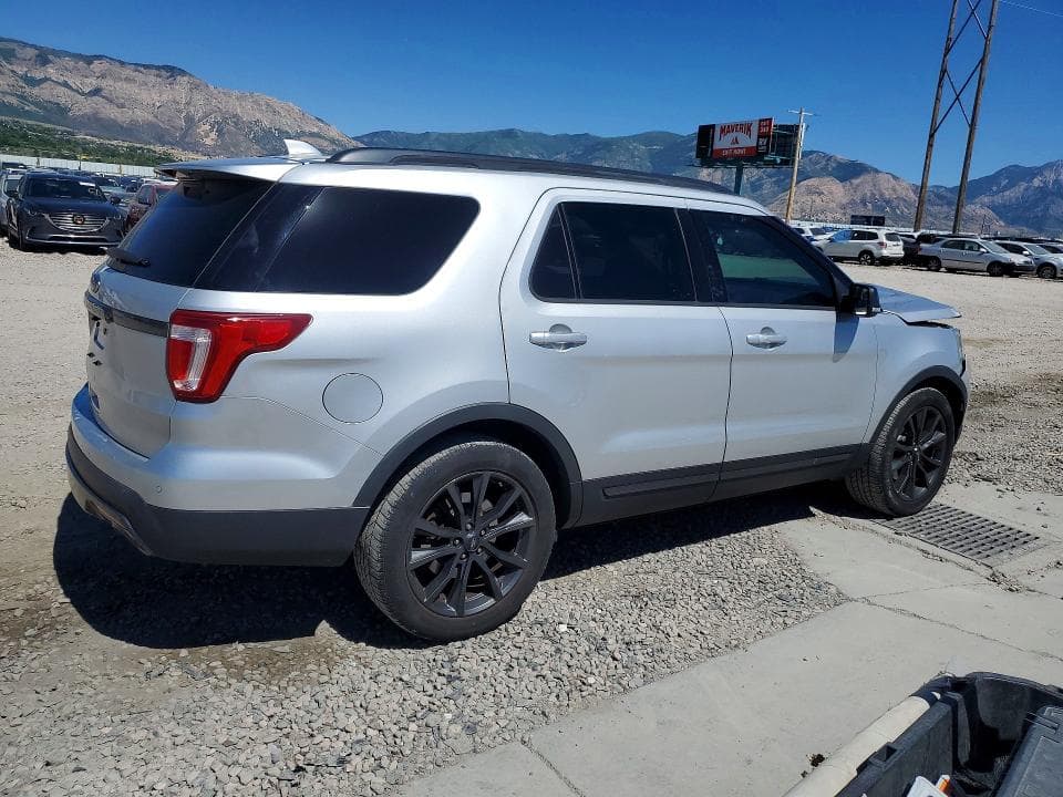 2017 FORD EXPLORER XLT 3