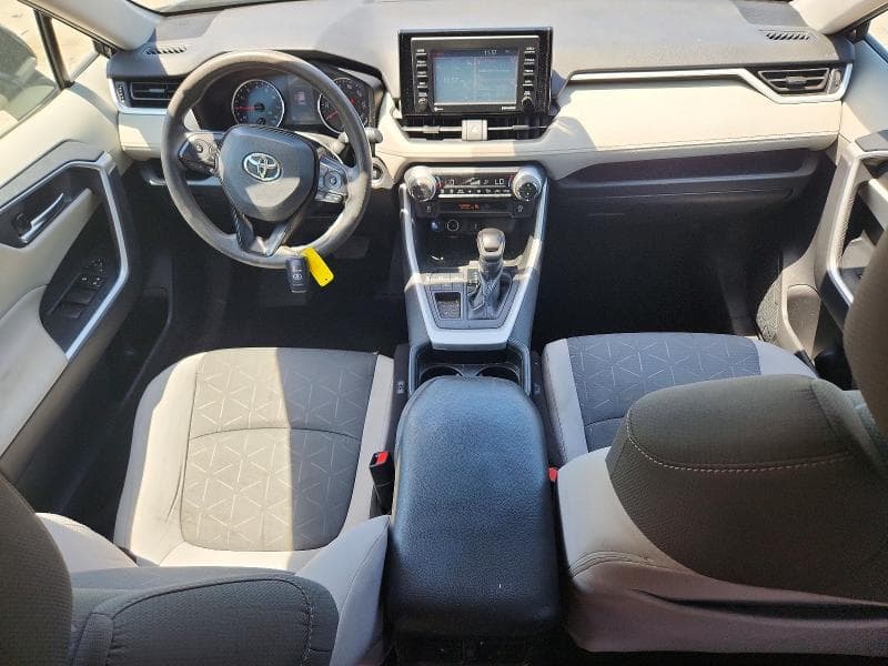 2020 TOYOTA RAV4 XLE 8