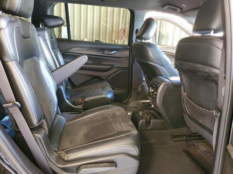2024 JEEP GRAND CHEROKEE L LAREDO 11