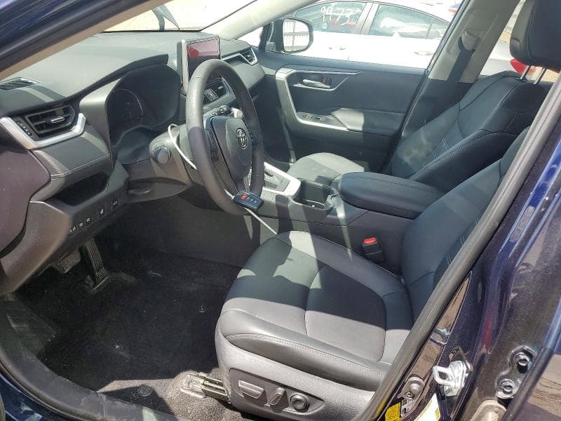 2025 TOYOTA RAV4 XLE PREMIUM 14