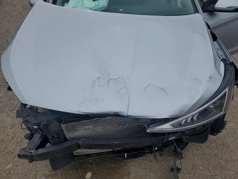 2020 HYUNDAI ELANTRA SEL 11