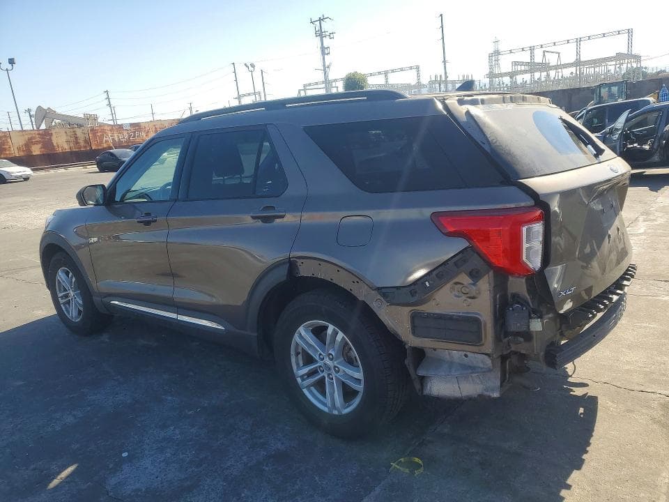 2021 FORD EXPLORER XLT 2