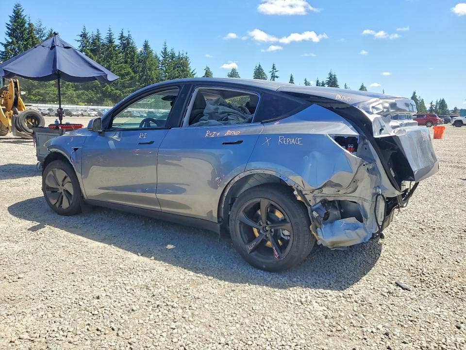 2026 TESLA MODEL Y 2