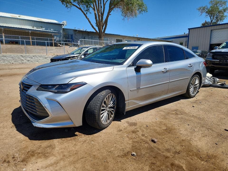 2019 TOYOTA AVALON LIMITED - 1