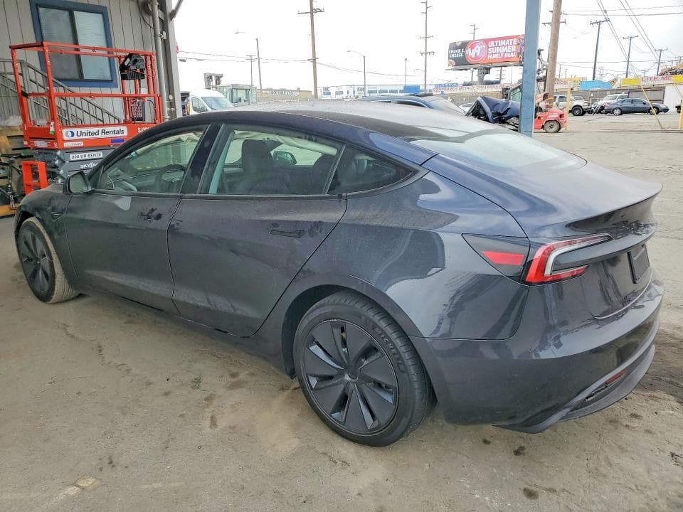 2025 TESLA MODEL 3 2