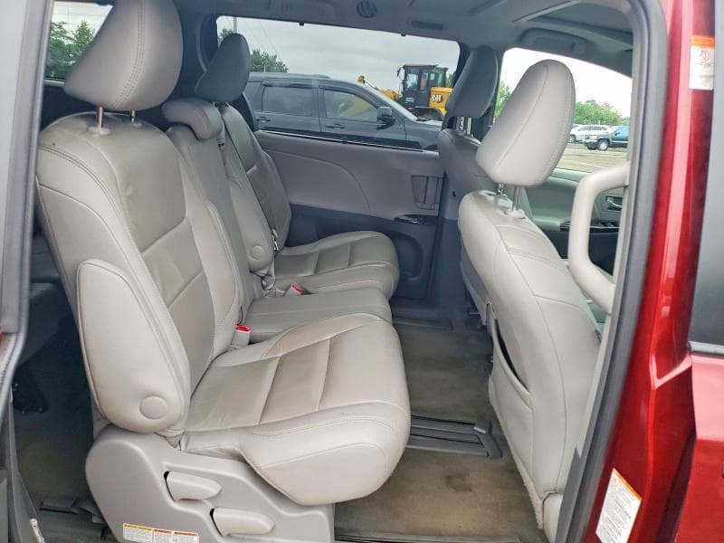 2017 TOYOTA SIENNA XLE PREMIUM 8-PASSENGER 11