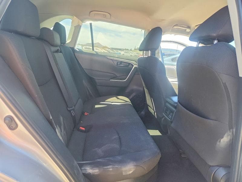 2020 TOYOTA RAV4 LE 11