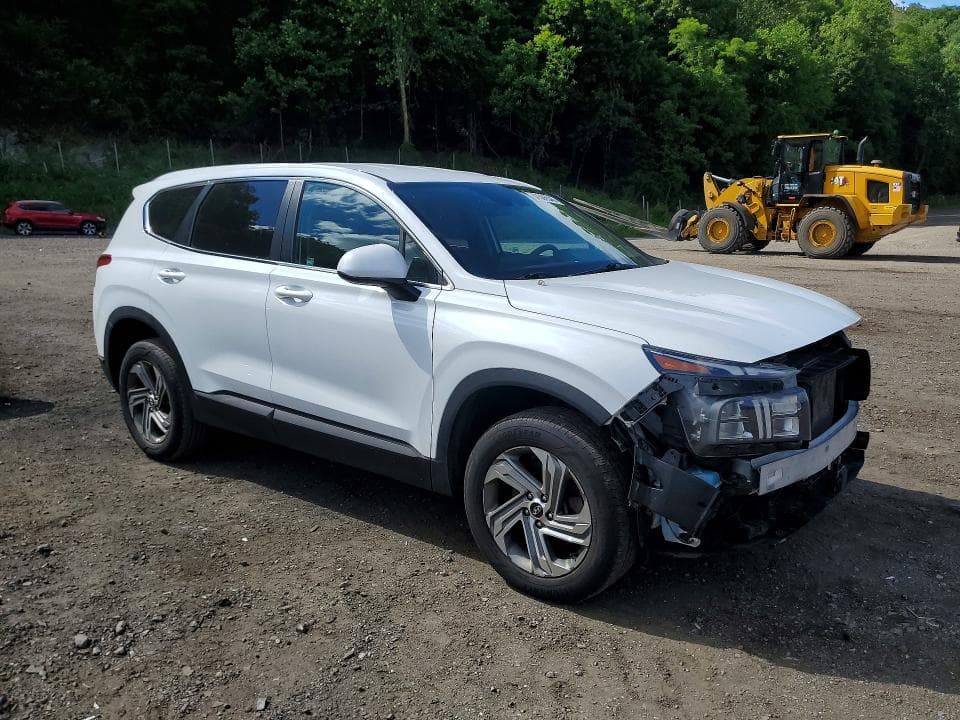 2021 HYUNDAI SANTA FE SE 4