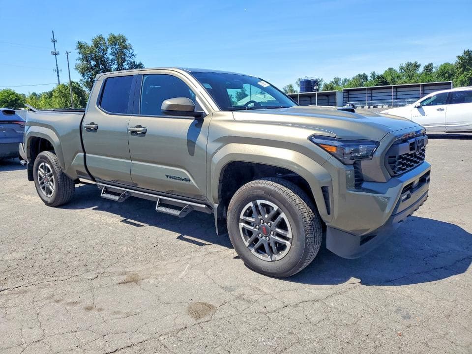 2025 TOYOTA TACOMA 4