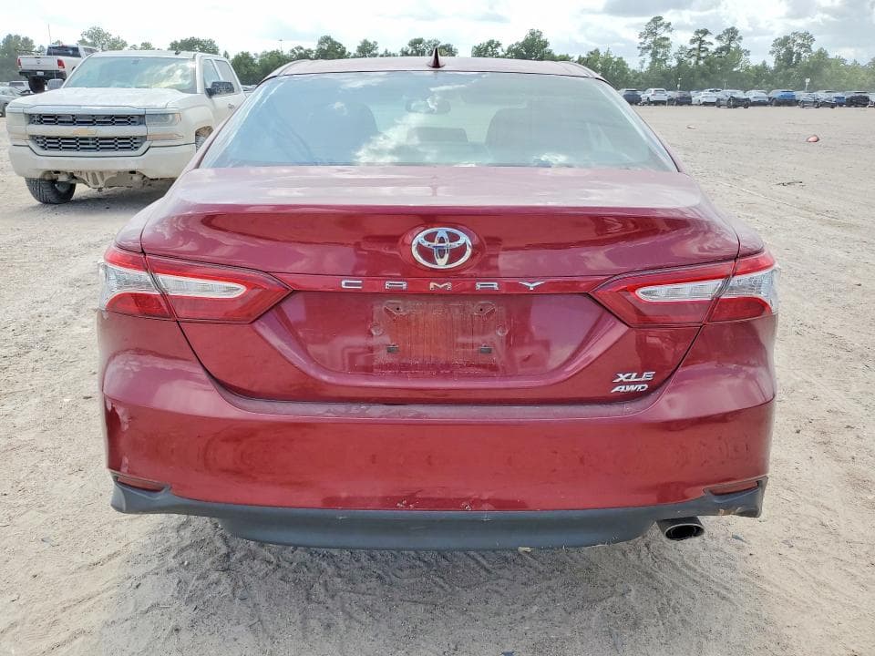 2020 TOYOTA CAMRY XLE 6