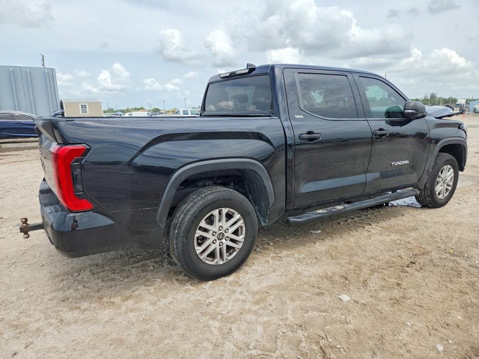 2022 TOYOTA TUNDRA SR5 3