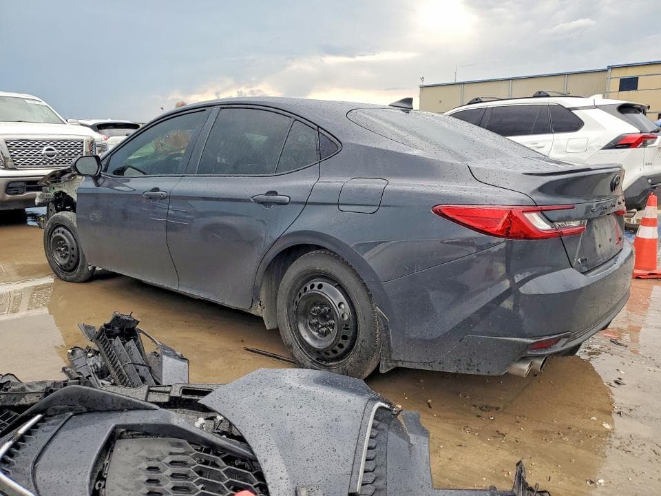 2025 TOYOTA CAMRY SE 2