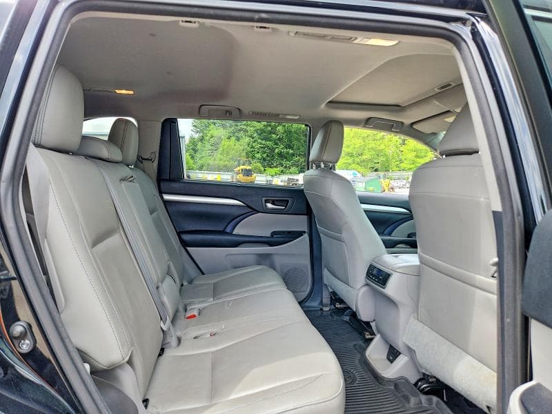 2017 TOYOTA HIGHLANDER HYBRID XLE 11