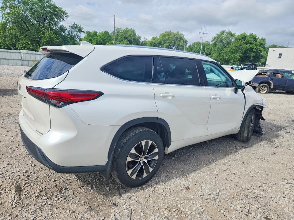 2020 TOYOTA HIGHLANDER XLE 3