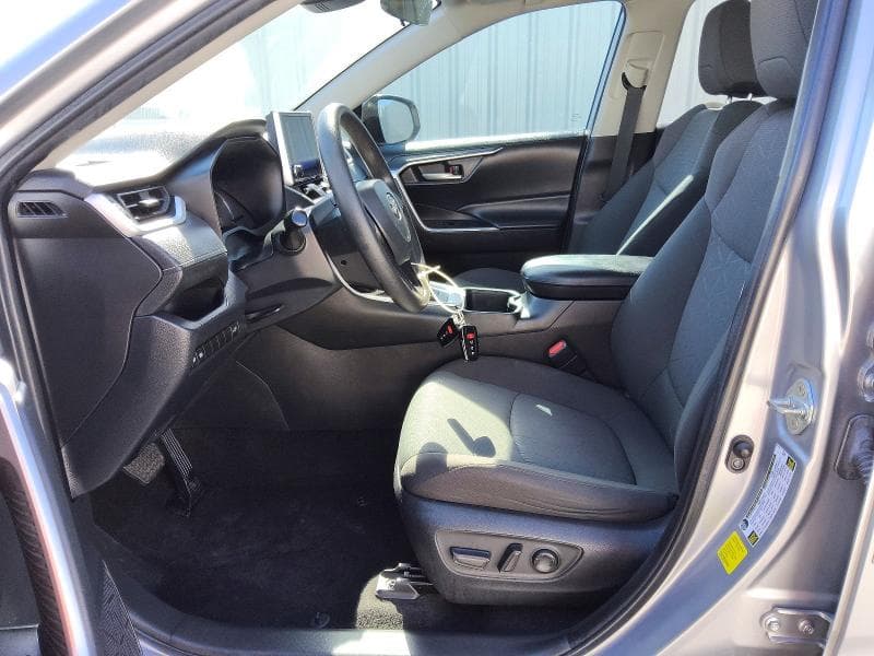 2023 TOYOTA RAV4 XLE 7