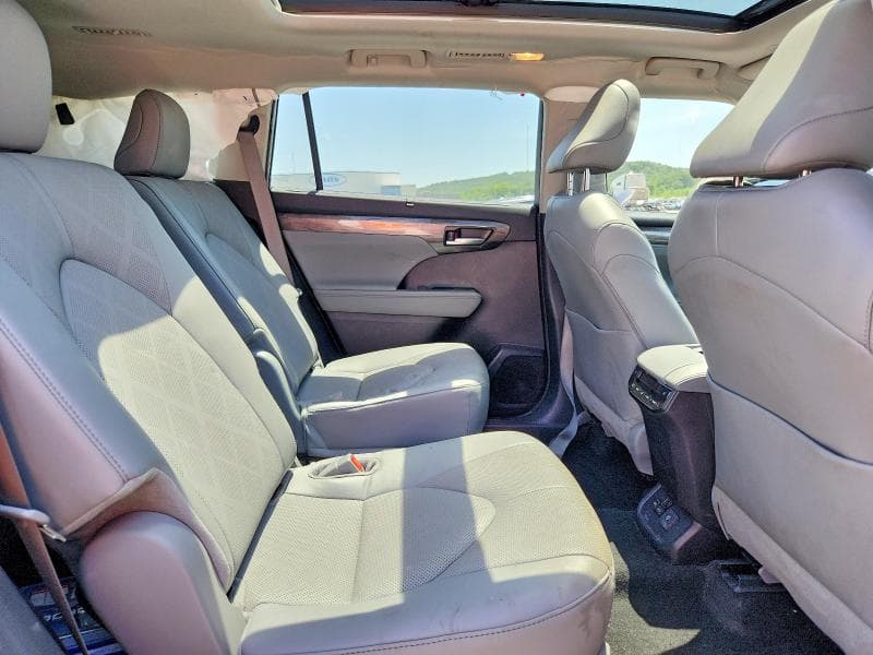 2024 TOYOTA HIGHLANDER PLATINUM 11