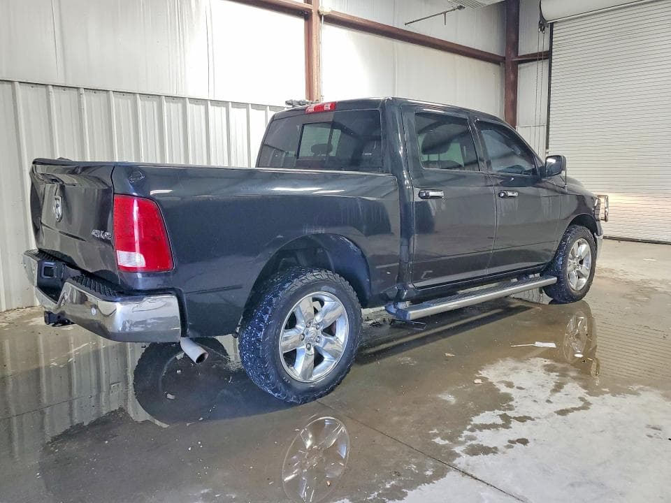 2017 RAM 1500 SLT 3