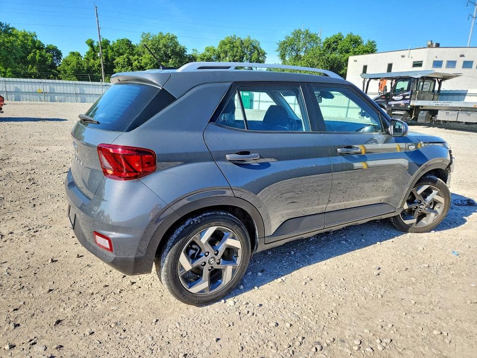 2024 HYUNDAI VENUE SEL 3