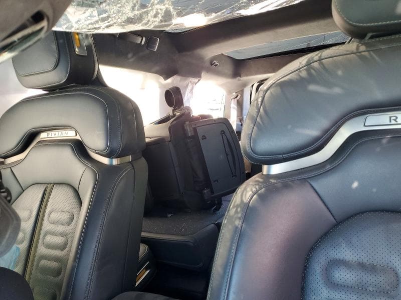 2023 RIVIAN R1S ADVENTURE 10