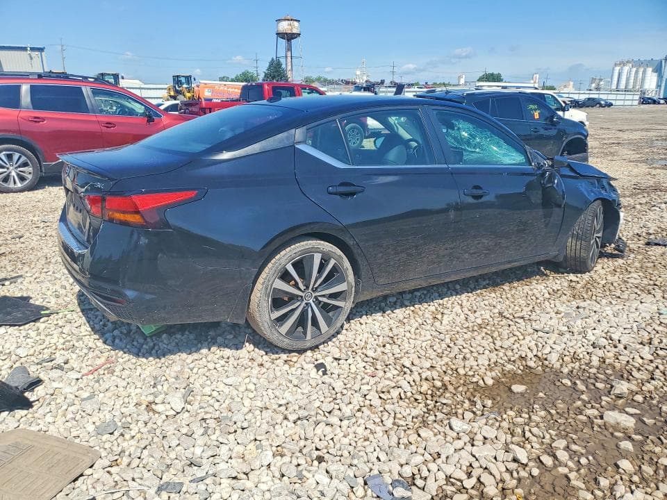2021 NISSAN ALTIMA SR 3