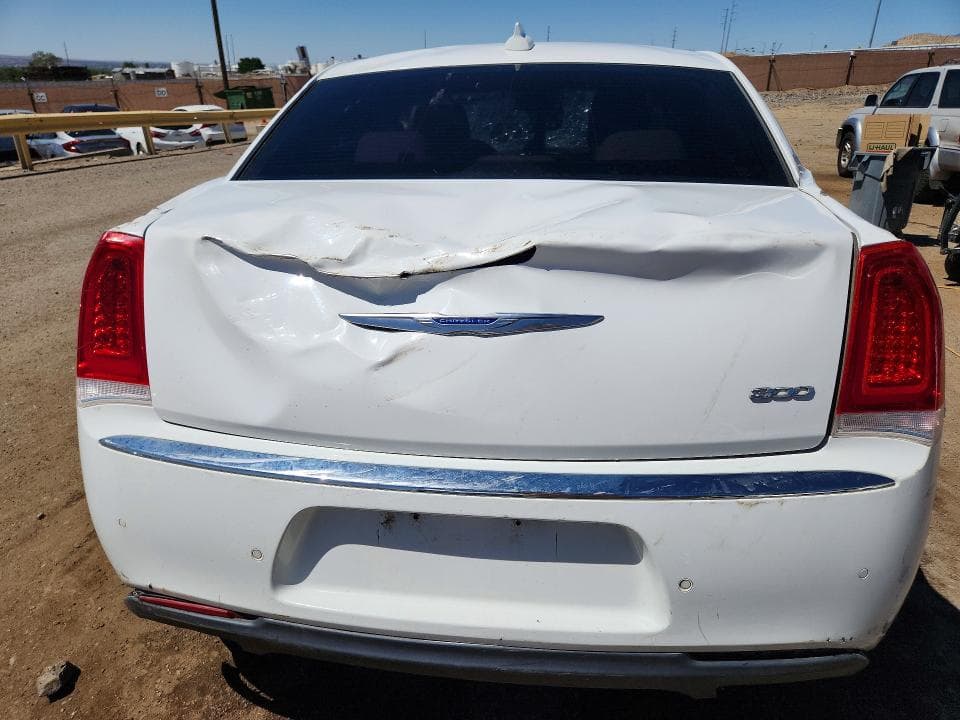 2018 CHRYSLER 300 LIMITED 6