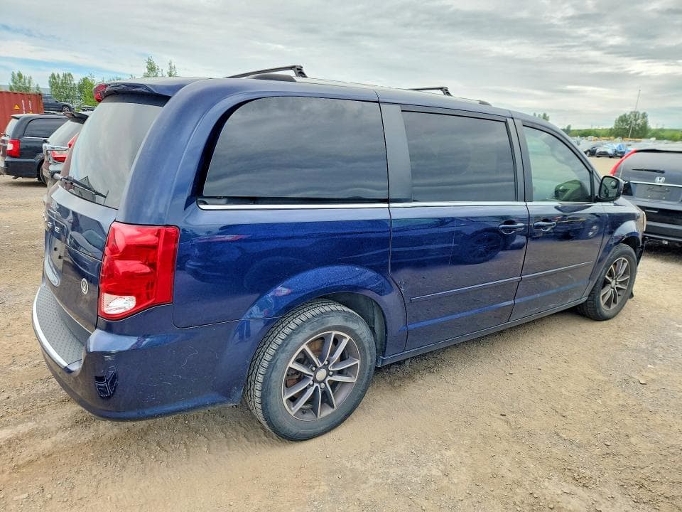 2017 DODGE GRAND CARAVAN SE 3