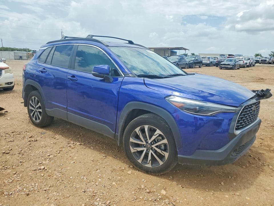 2024 TOYOTA COROLLA CROSS XLE 4