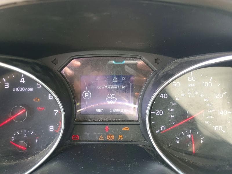 2017 KIA SEDONA LX 9