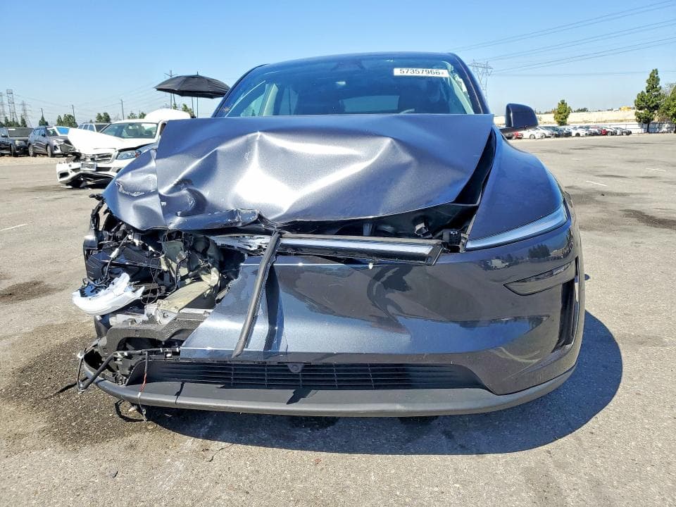 2026 TESLA MODEL Y 5