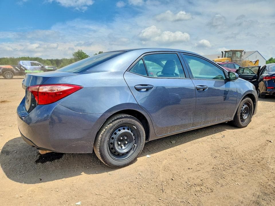 2018 TOYOTA COROLLA LE 3