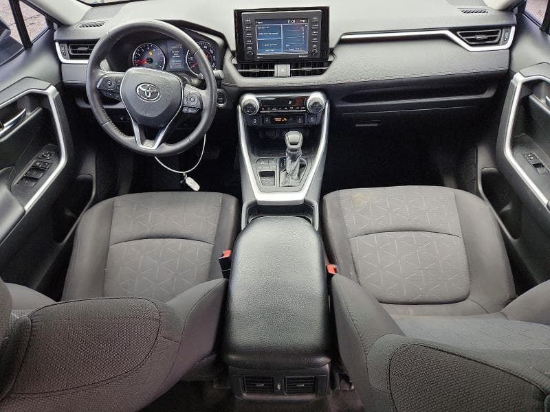 2020 TOYOTA RAV4 XLE 8