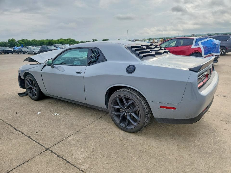 2022 DODGE CHALLENGER SXT 2